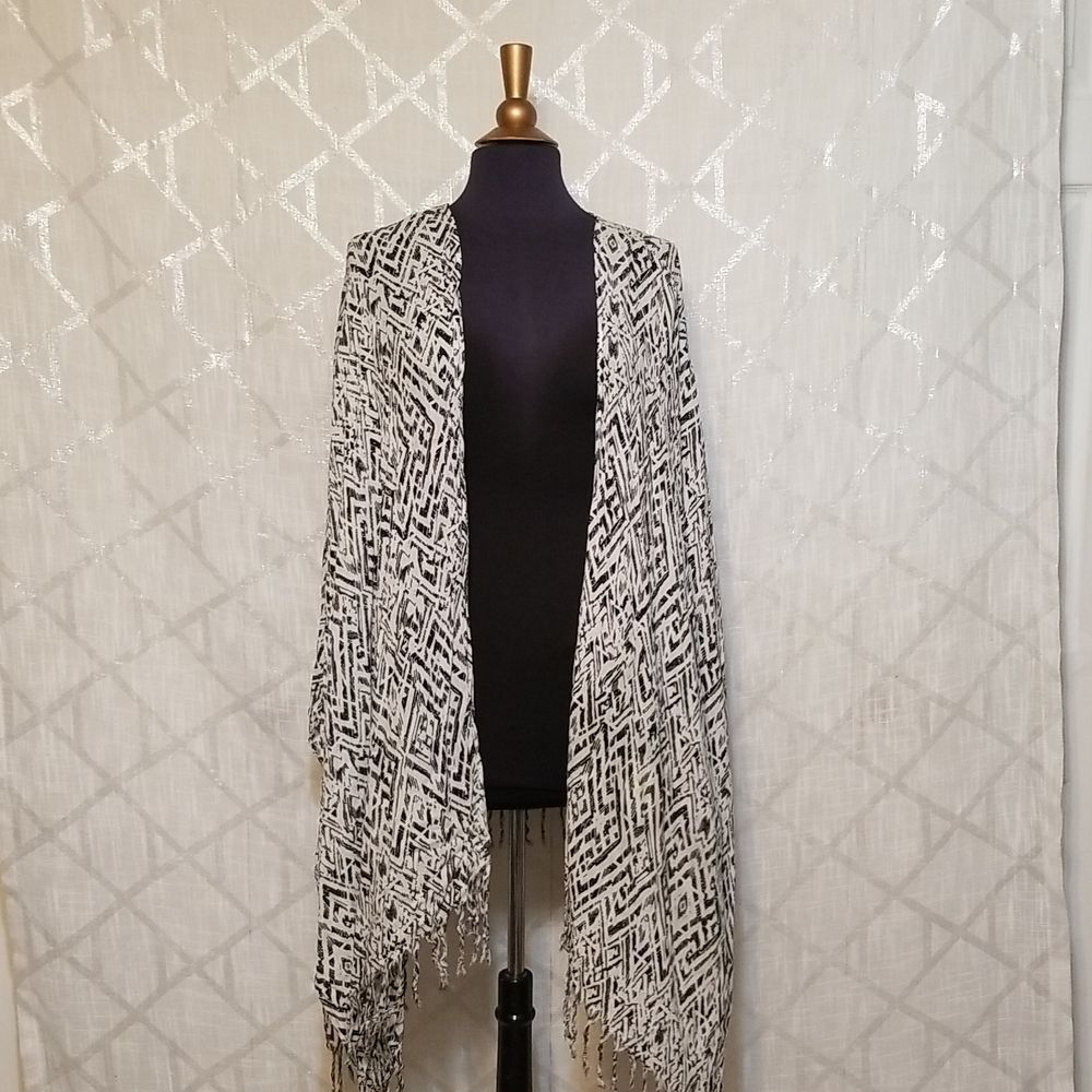 Women's Kimono Fringe Cardigan Black White One Size American Rag Cie Open New
